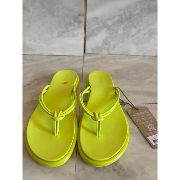 OluKai AKA Sandals Womens Size 9 Citron Beachwear Flip Flops 20509-6B6B - Picture 2 of 7